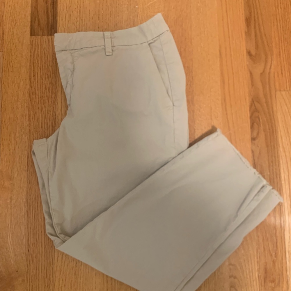 Frank & Eileen Wicklow Chino Pants. 100% Cotton. Excellent condition.